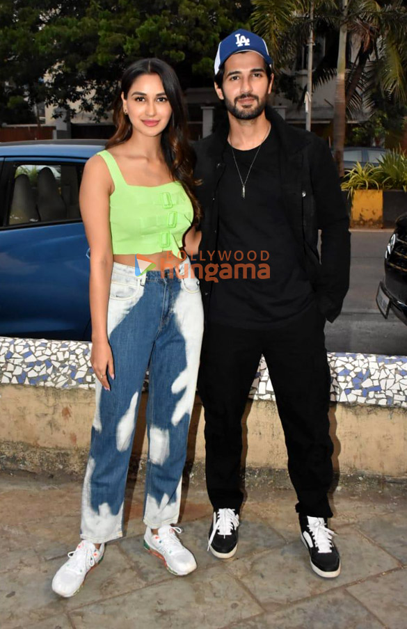 Photos: Nikita Dutta and Aditya Seal snapped at Rocket Gang promotions Photos: Nikita Dutta and Aditya Seal snapped at Rocket Gang promotions