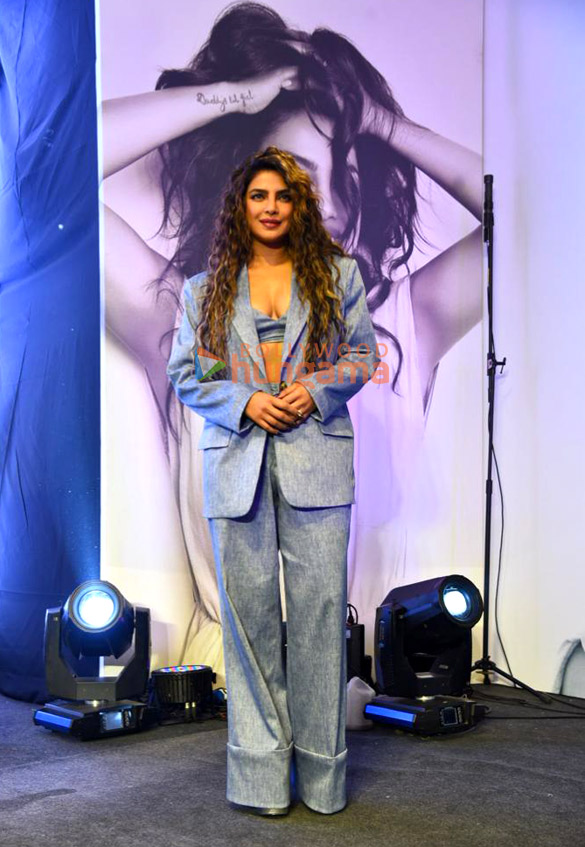 Photos: Priyanka Chopra snapped at Palladium Mall in Mumbai