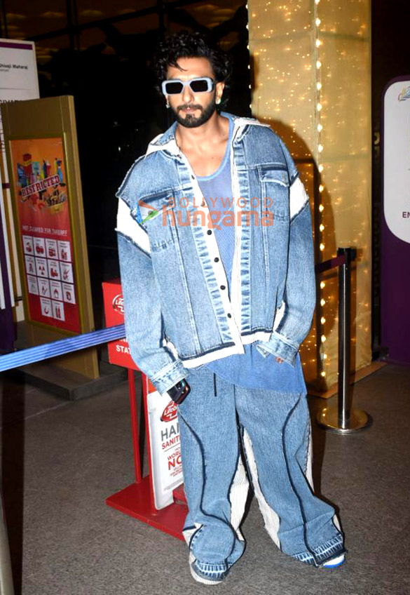 photos ranveer singh snapped at the airport 2 4