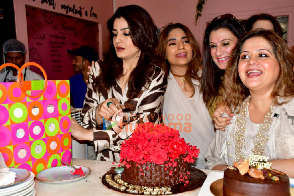 photos raveena tandon celebrates her birthday with friends 2