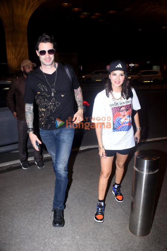 photos sanjay dutt arjun kapoor tina ahuja and yashvardan ahuja snapped at the airport 1