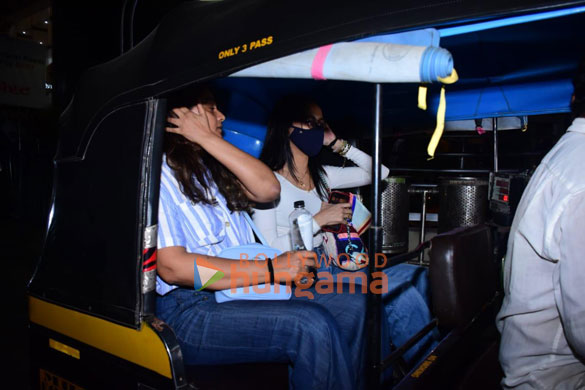 photos shraddha kapoor snapped taking an auto rickshaw ride 2