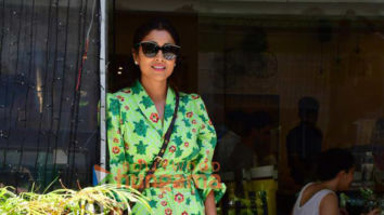 Photos: Shriya Saran spotted post lunch at a restaurant in Bandra