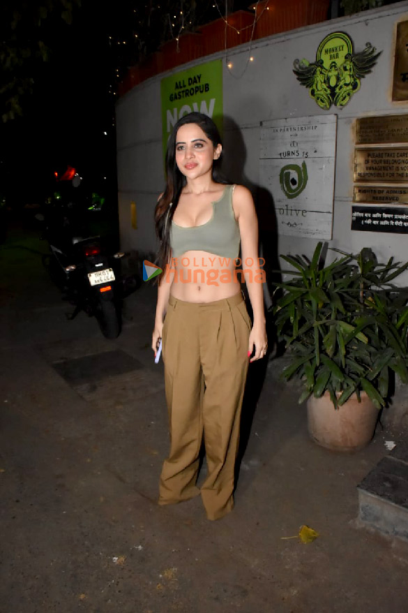 photos uorfi javed spotted in bandra 1