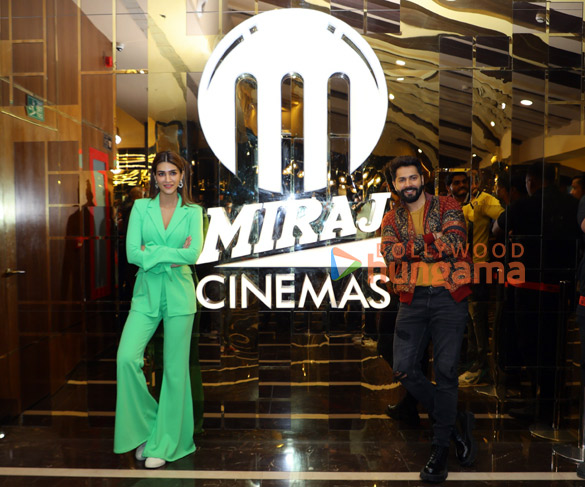 photos varun dhawan kriti sanon and dinesh vijan snapped promoting bhediya at velocity miraj cinemas in indore 5