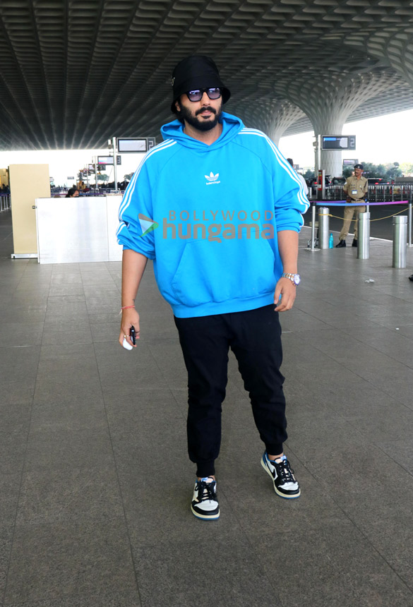 photos varun dhawan mouni roy arjun kapoor and others snapped at the airport 10