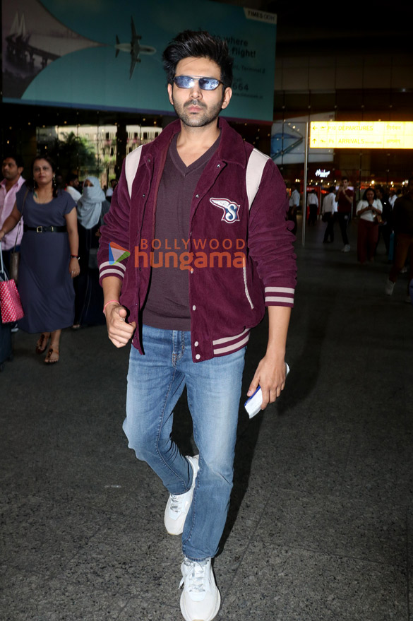 photos varun dhawan mouni roy arjun kapoor and others snapped at the airport 2 2