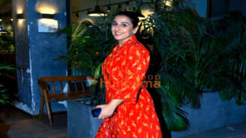 Photos: Vidya Balan snapped in Juhu