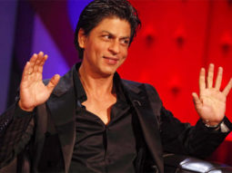 Shah Rukh Khan has the wittiest REPLY to a fan who asked him the reason behind his hotness