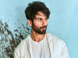 Shahid Kapoor relaxes after workout session; treats fans with a selfie