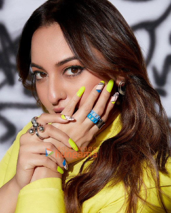 sonakshi sinha 5 29