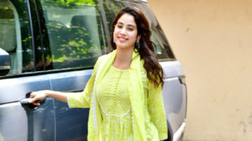 Spotted Janhvi Kapoor in gorgeous yellow outfit