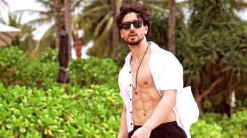 Tiger Shroff treats us with a view of his perfectly chiseled body