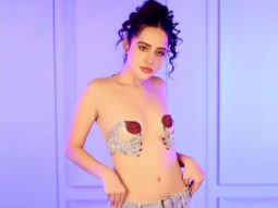Uorfi Javed looks perfectly fine in her uniquely styled outfit