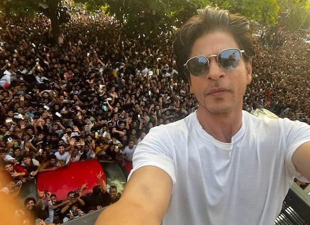 Shah Rukh Khan clicks birthday selfie featuring fans outside Mannat; calls ‘the sea of love’, expresses gratitude