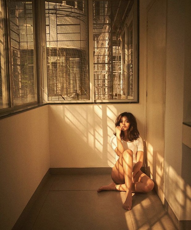 Ananya Panday left us with our jaws on the floor with her latest sun-kissed picture in white swimsuit