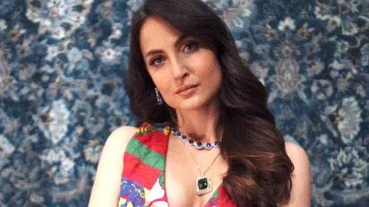 Elli AvrRam can nail any look with ease!