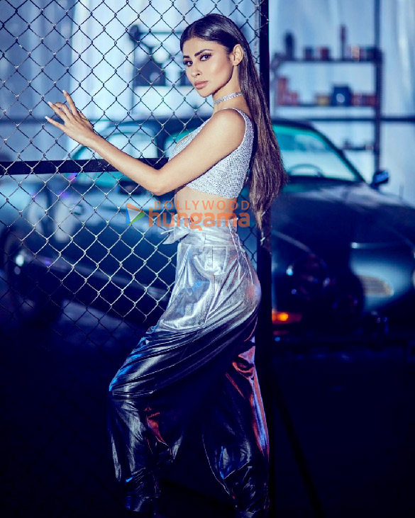 mouni roy 2 190