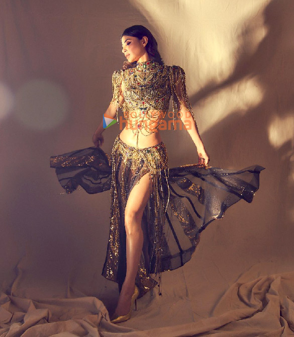 mouni roy 5 77