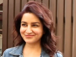 Paps capture a glimpse of Tisca Chopra & Manish Malhotra