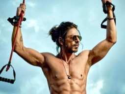 Pathaan Row: Protestors attempt to disrupt the shoot of Shah Rukh Khan starrer Dunki in Jabalpur