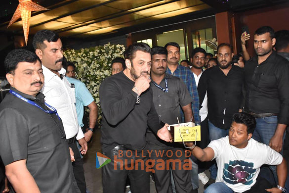 photos aayush sharma hosts salman khans birthday bash at his residence 1122 3