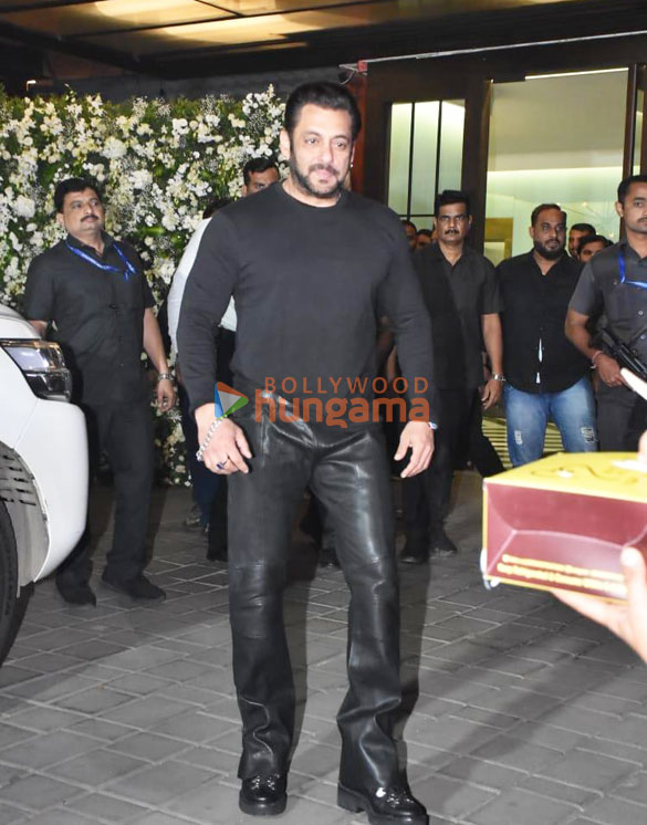 Photos: Aayush Sharma hosts Salman Khan’s birthday bash at his residence | Parties & Events