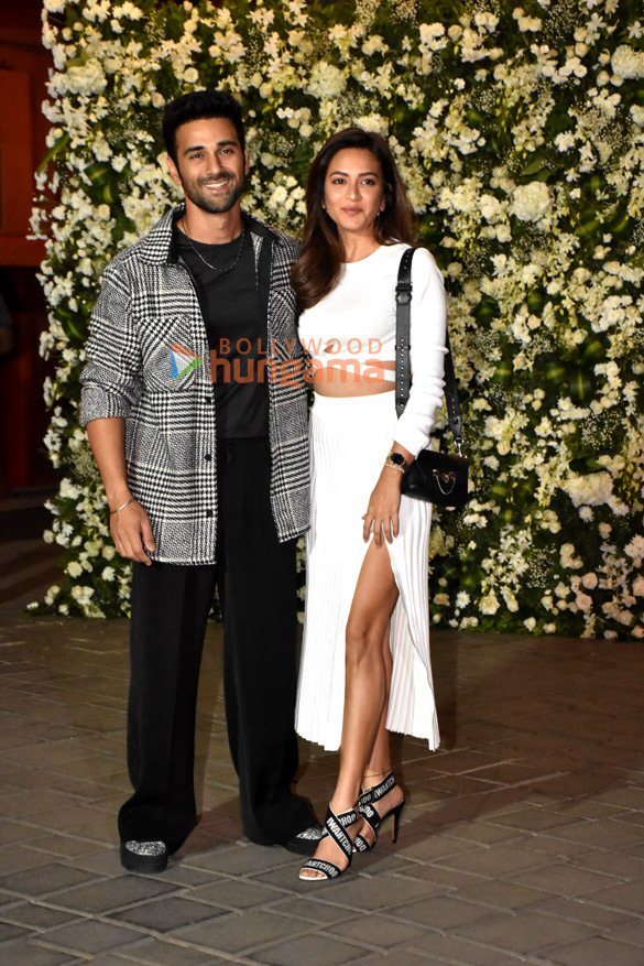photos aayush sharma hosts salman khans birthday bash at his residence 7 2