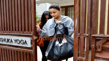 Photos: Alia Bhatt spotted at Anshuka Yoga in Bandra