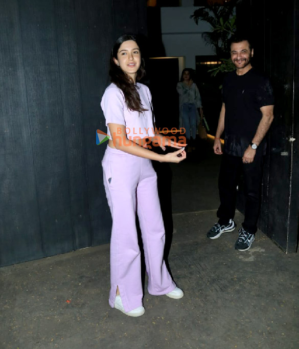 photos anil kapoor and sanjay kapoor with family snapped in andheri 4