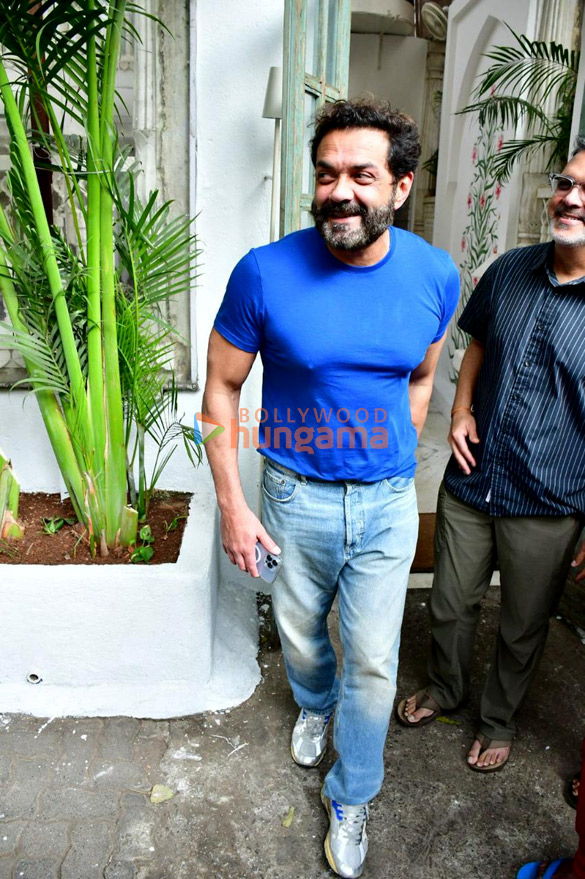 photos bobby deol snapped in bandra 2 2