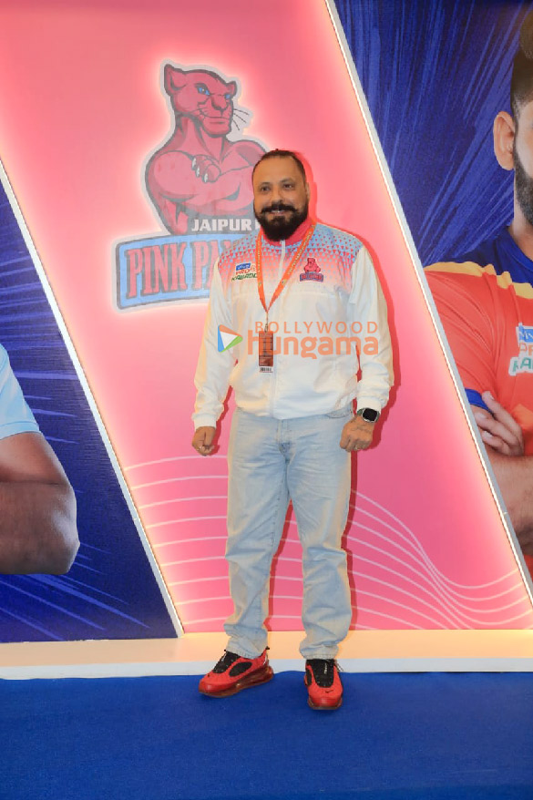 photos cast of cirkus snapped promoting their film at the pro kabaddi league 9