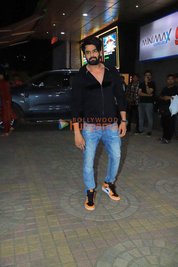 photos celebs grace the premiere of an action hero at pvr city mall 8