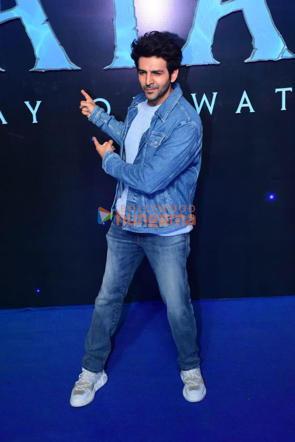 photos celebs grace the premiere of avatar the way of water 2