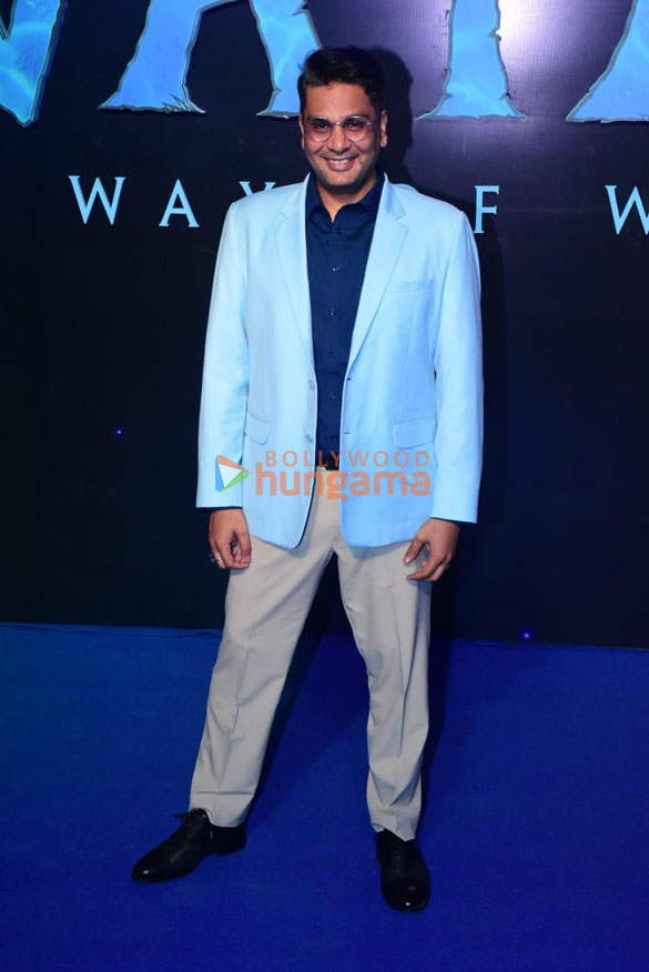 photos celebs grace the premiere of avatar the way of water 5