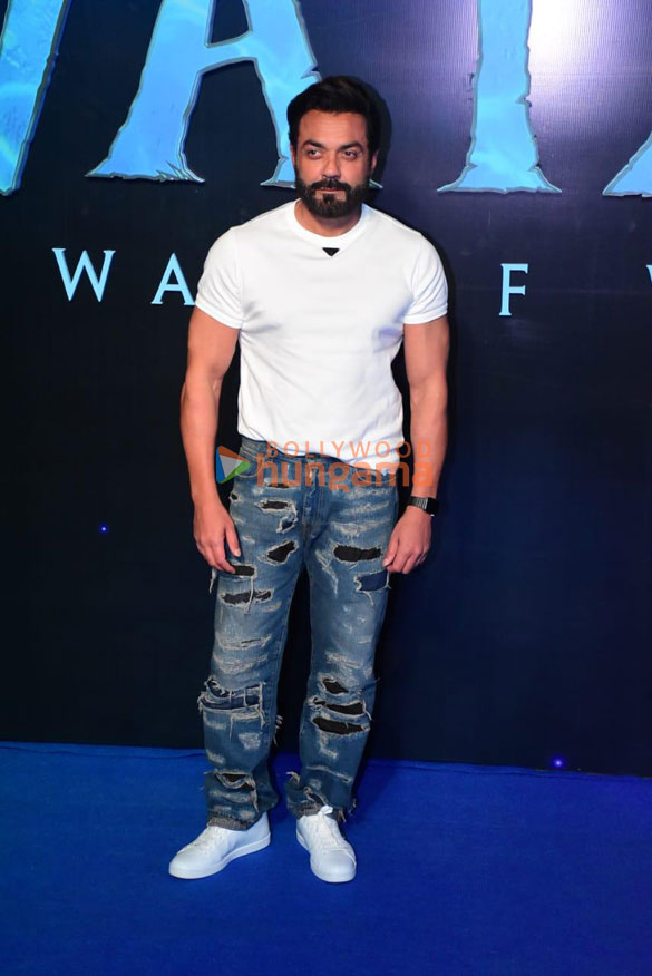 photos celebs grace the premiere of avatar the way of water 6