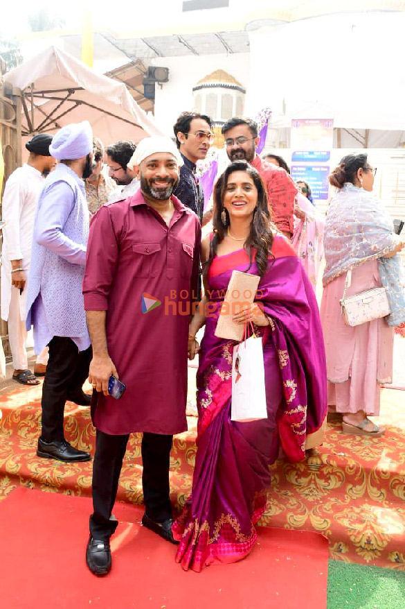 photos celebs snapped arriving for guneet monga and sunny kapoors wedding 2