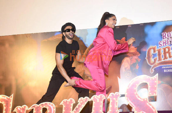 Deepika Padukone with Ranveer Singh promotes Cirkus song Current