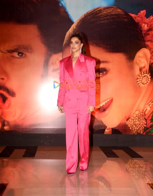 photos deepika padukone ranveer singh and rohit shetty snapped at the launch of the track current laga re from cirkus 05