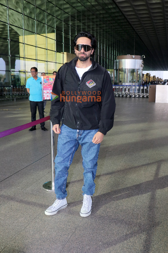 photos hrithik roshan and ayushmann khurrana snapped at the airport 2