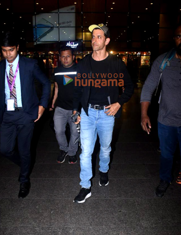 Photos: Hrithik Roshan snapped at the airport
