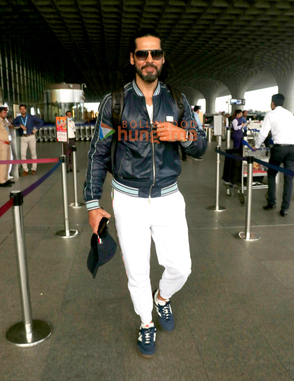 photos ileana dcruz dino morea and prakriti kakar snapped at the airport 2