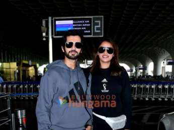 Isha Kopikar, Kriti Sanon, Alia Bhatt clicked at Mumbai Airport