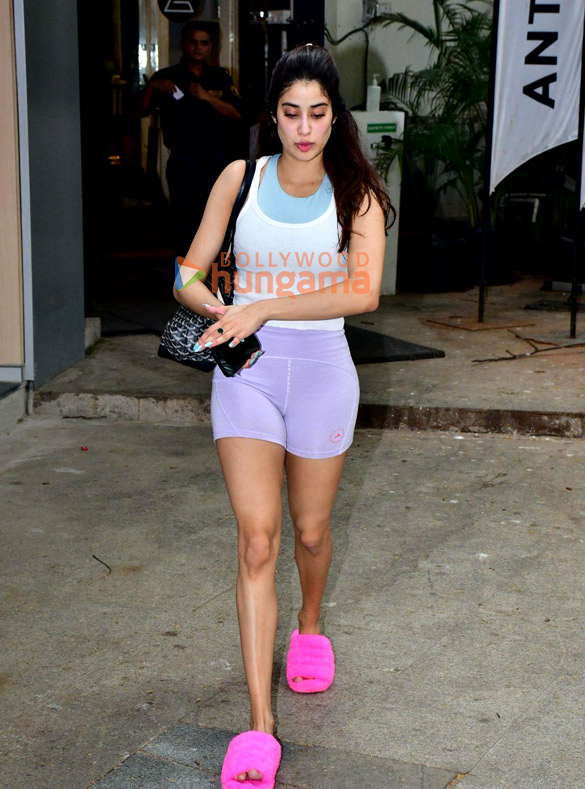 photos janhvi kapoor snapped outside the gym 1 5