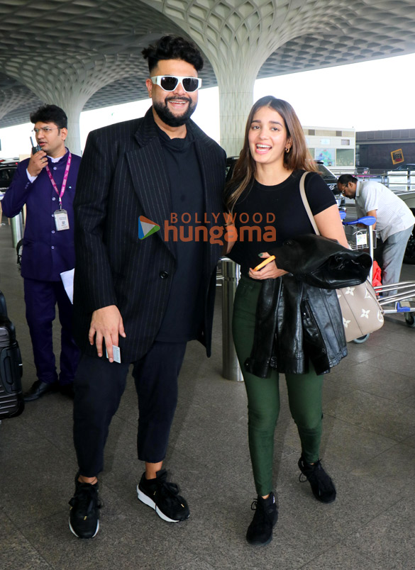 photos kriti sanon malaika arora amyra dastur varun dhawan and others snapped at the airport 3