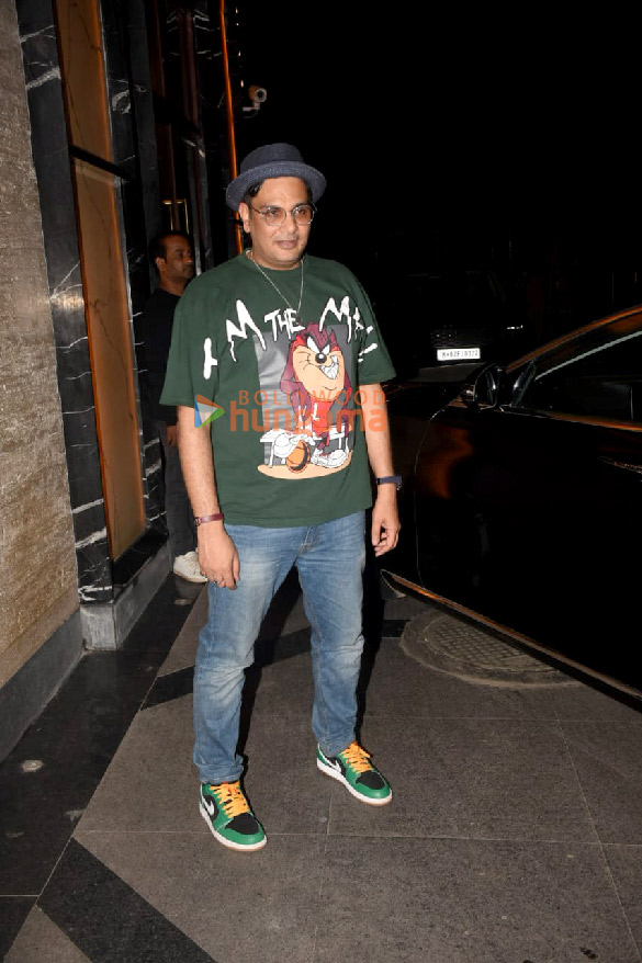 photos malaika arora arjun kapoor sonakshi sinha and others snapped at mizu in bandra 12