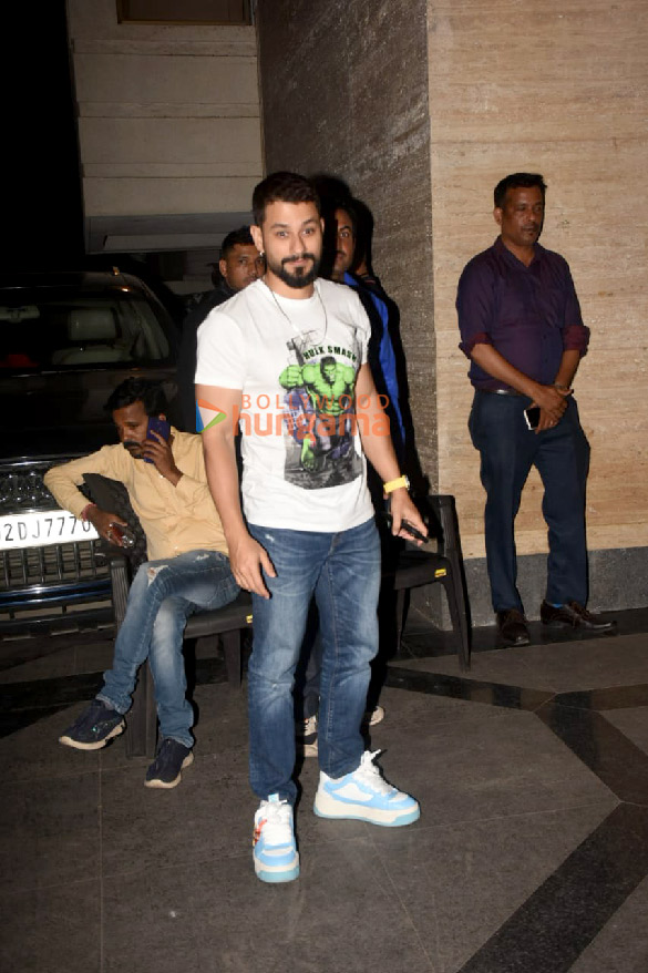 photos malaika arora arjun kapoor sonakshi sinha and others snapped at mizu in bandra 3