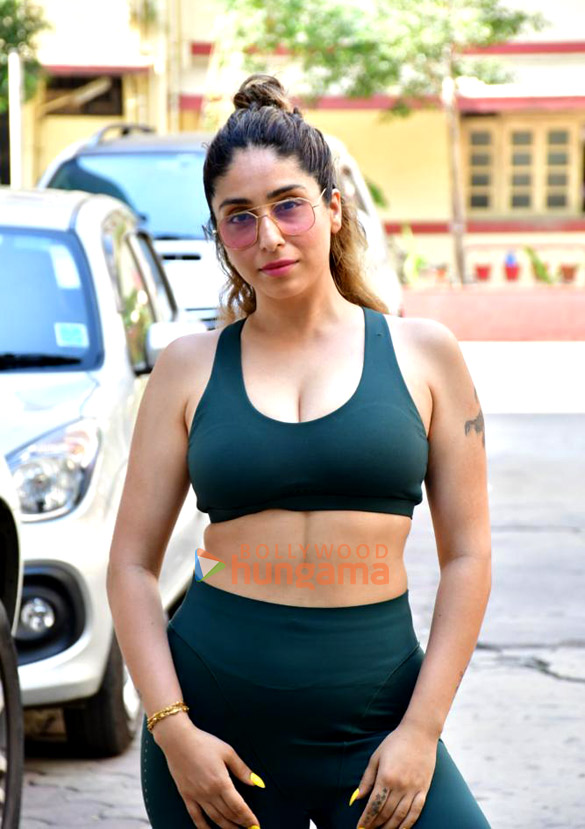 photos neha sharma aisha sharma karishma tanna and neha bhasin spotted at the gym 5