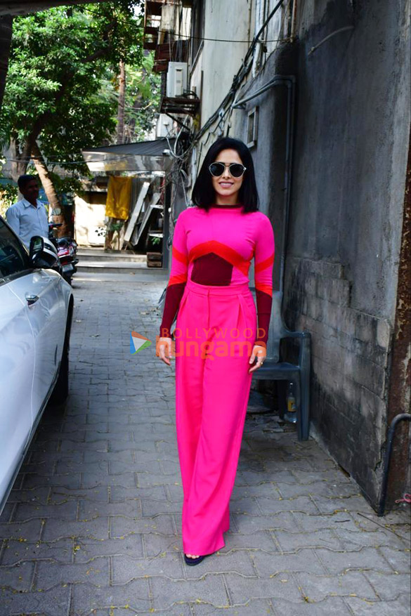 photos nushrratt bharuccha spotted outside a salon in bandra 1