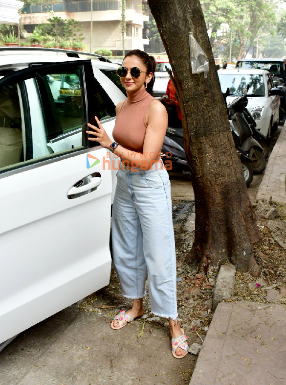 photos rakul preet singh snapped in bandra 4 5